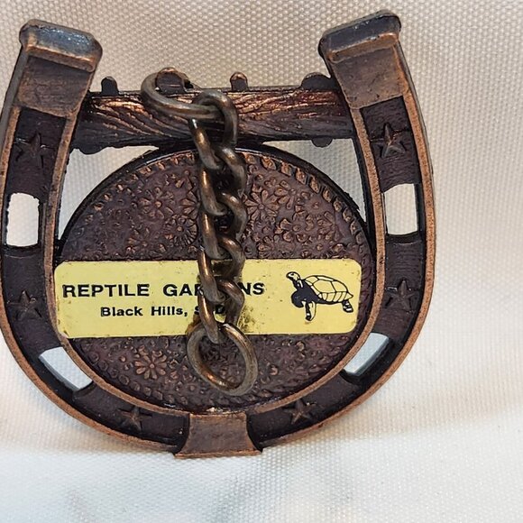 VTG South Dakota Key Chain Good Luck Horse Shoe Mt. Rushmore‎ Coyote State - Picture 2 of 2